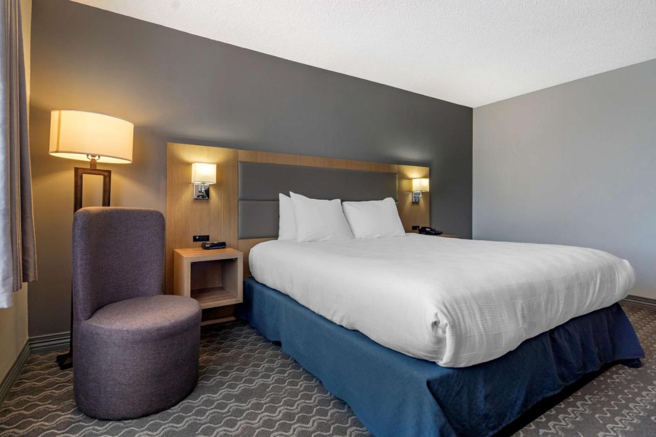Best Western Plus Vancouver Airport Hotel Exterior photo